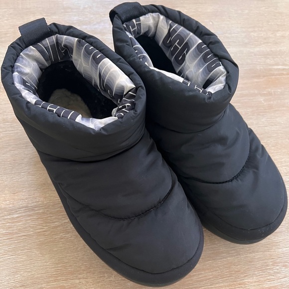 UGG Shoes - Ugg Classic Maxi Mini Black Slip On Puff Boots Black 7